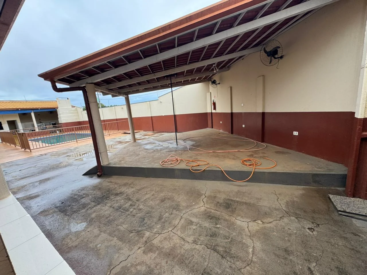 Salão para eventos à venda com estrutura funcional, ótima localização — Miniatura 7