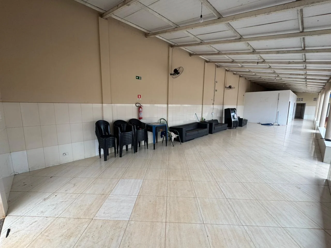 Salão para eventos à venda com estrutura funcional, ótima localização — Miniatura 5