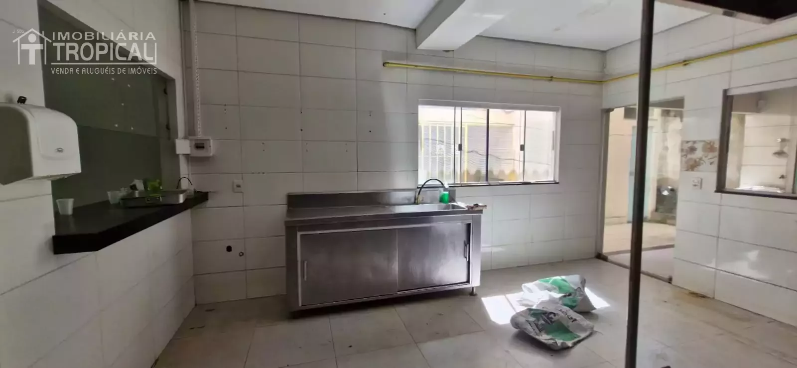 Aluga-se ponto comercial bem localizado no centro de Porto Naconal-To. — Miniatura 19