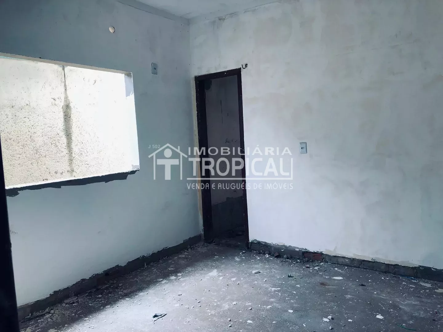 Vende-se casa inacabada bem localizada em Porto Nacional-To. — Miniatura 17