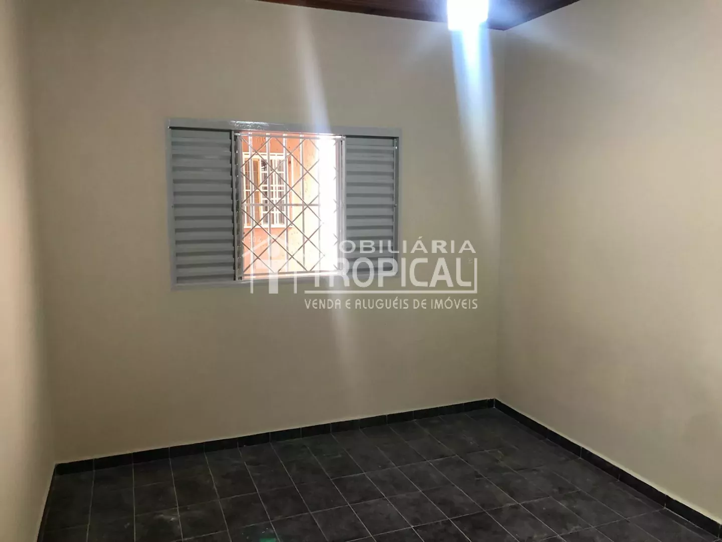 Casa à Venda na Pracinha das Mães, Bairro Centro, Bem Localizado em Porto Nacional-TO — Miniatura 17