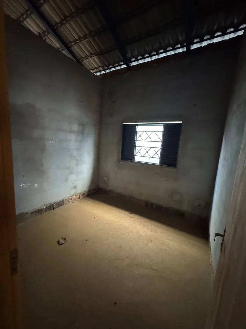 Vendo construçao de uma casa  localizado no setor Jardim Amercia em Porto Nacional. — Miniatura 10