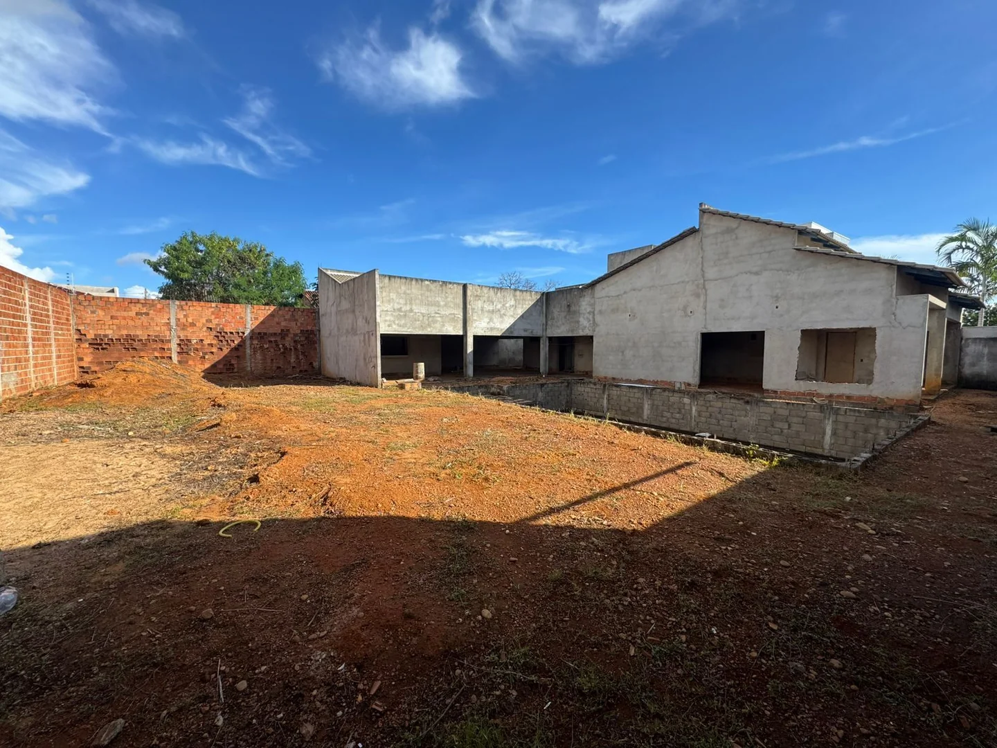 Vendo construçao de uma casa  localizado no setor Jardim Amercia em Porto Nacional. — Miniatura 20
