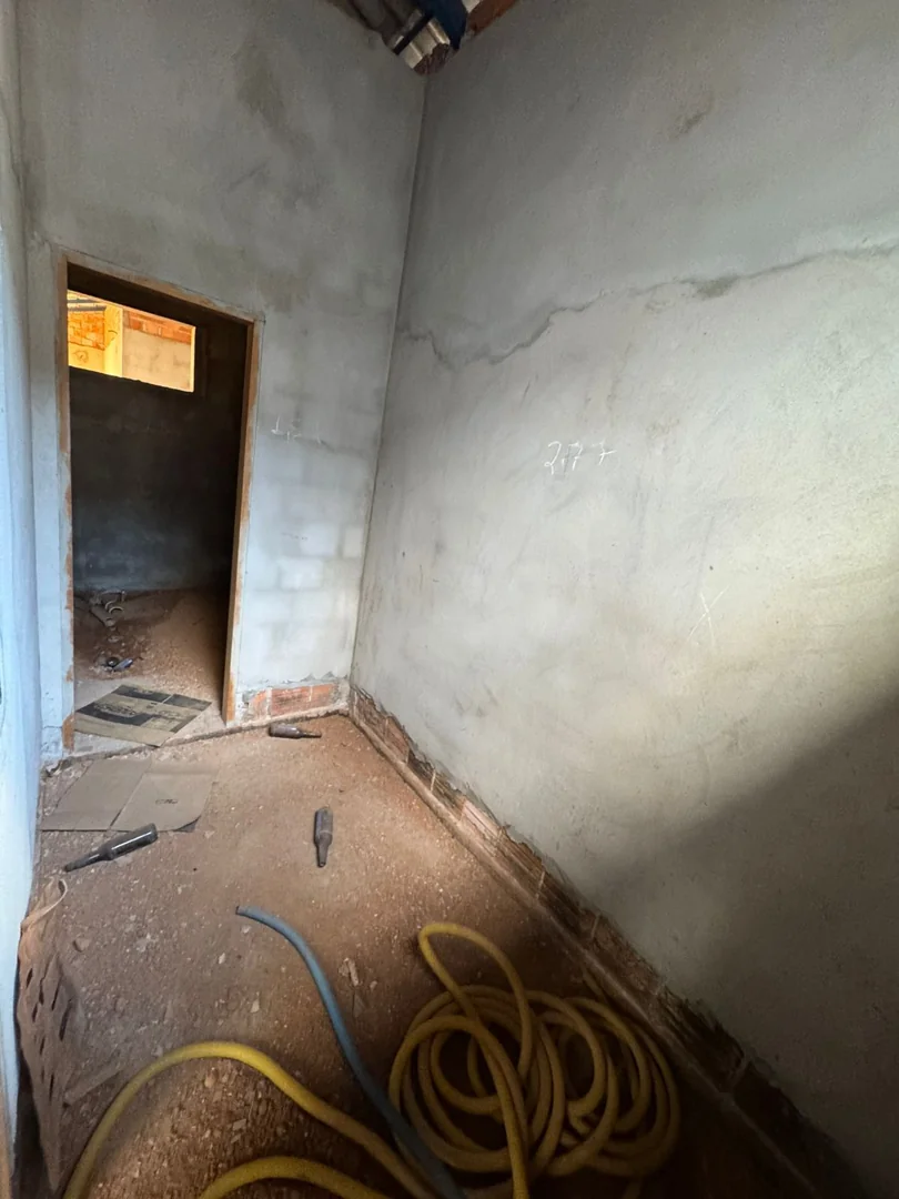 Vendo construçao de uma casa  localizado no setor Jardim Amercia em Porto Nacional. — Miniatura 12