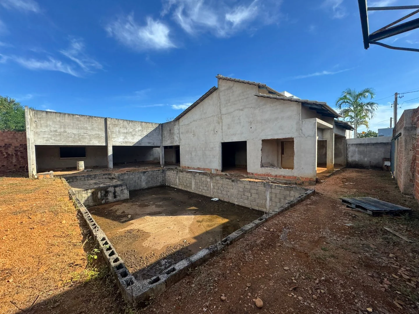 Vendo construçao de uma casa  localizado no setor Jardim Amercia em Porto Nacional. — Miniatura 17
