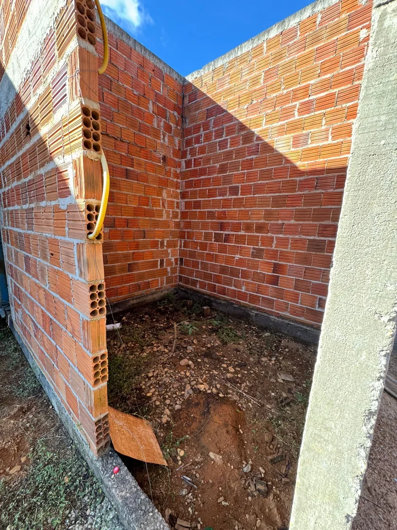 Vendo construçao de uma casa  localizado no setor Jardim Amercia em Porto Nacional. — Miniatura 22