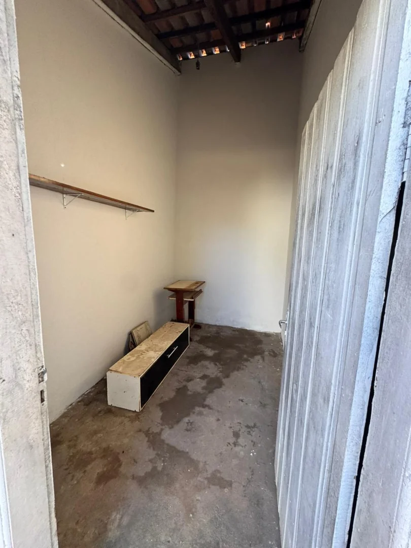 Vendo bem localizada no casa no Centro de Porto Nacional — Miniatura 13