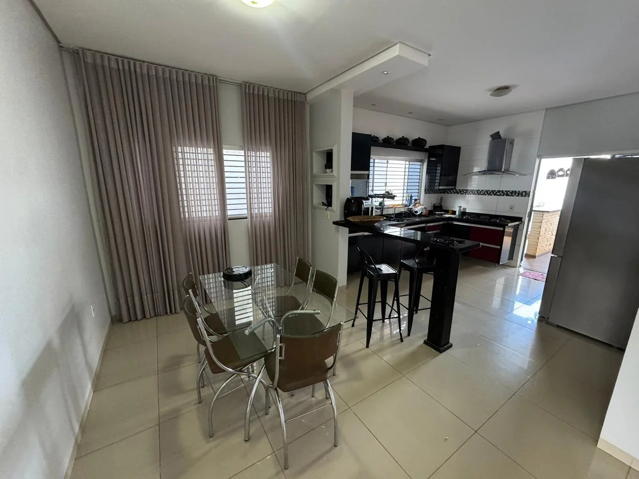 Casa de Alto Padrão no Setor Jardim América – Sobrado Exclusivo — Miniatura 3
