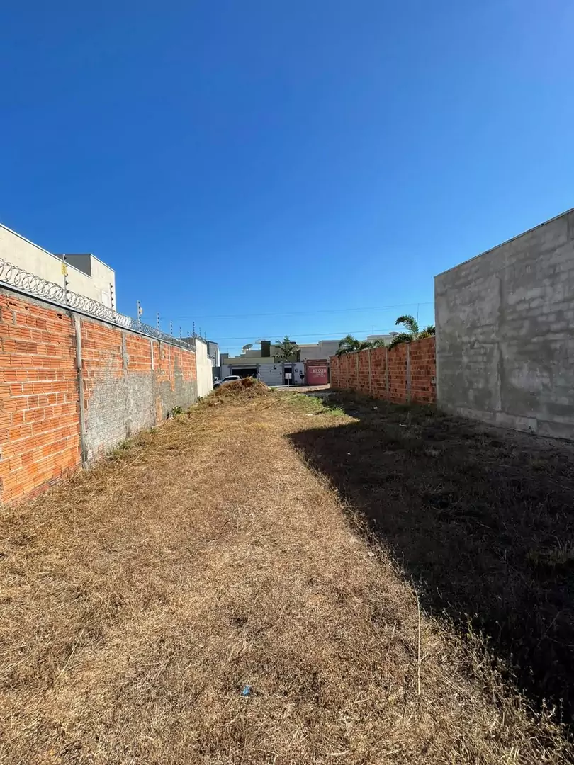 Lote a Venda na AV. Condorcet no setor Jardim  America em Porto Nacional-TO — Miniatura 2