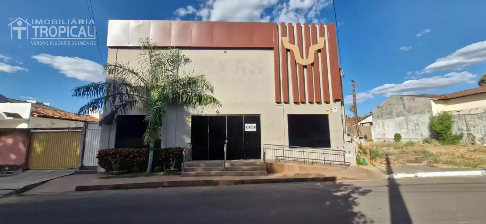 Aluga-se ponto comercial bem localizado no centro de Porto Naconal-To. — Miniatura 2