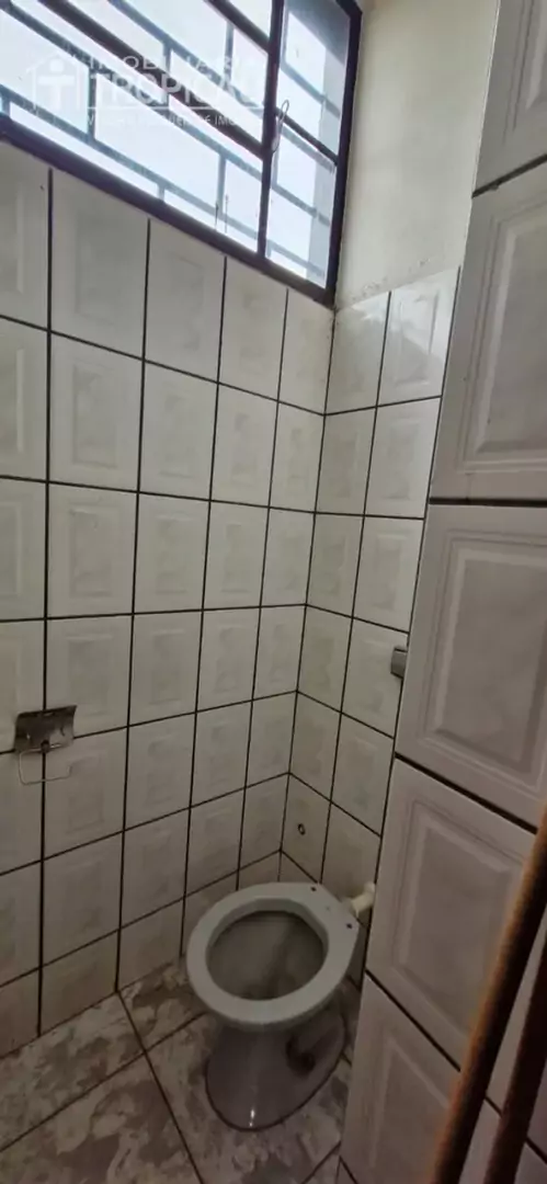 Aluga-se ponto comercia de esquina  bem localizado em Porto Nacional-To. — Miniatura 18