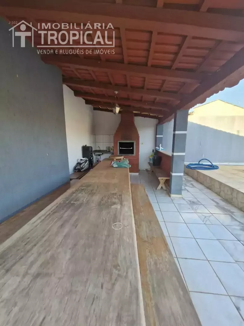 Aluga-se casa com piscina no setor ype próximo as faculdades em Porto Nacional-To. — Miniatura 5