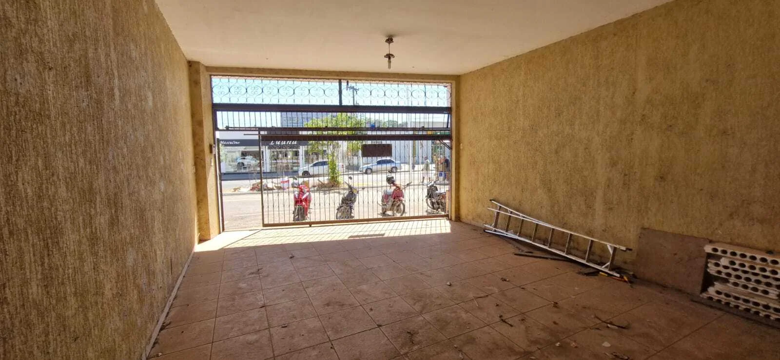 ALUGA-SE PRÉDIO  RESIDENCIAL  NO CENTRO DE PORTO NACIONAL- TO — Miniatura 5