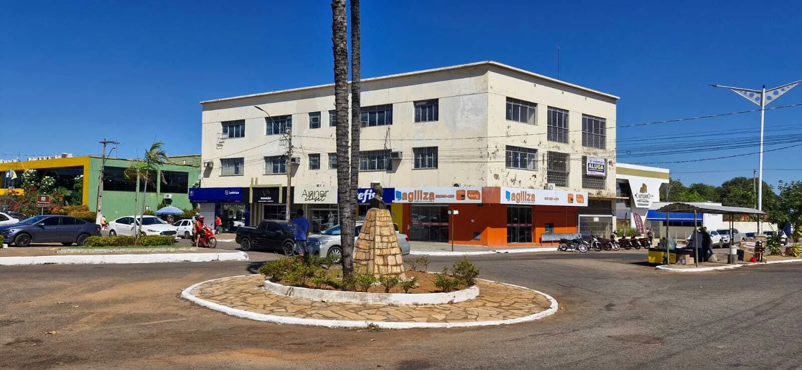 ALUGA-SE PRÉDIO  RESIDENCIAL  NO CENTRO DE PORTO NACIONAL- TO — Miniatura 2