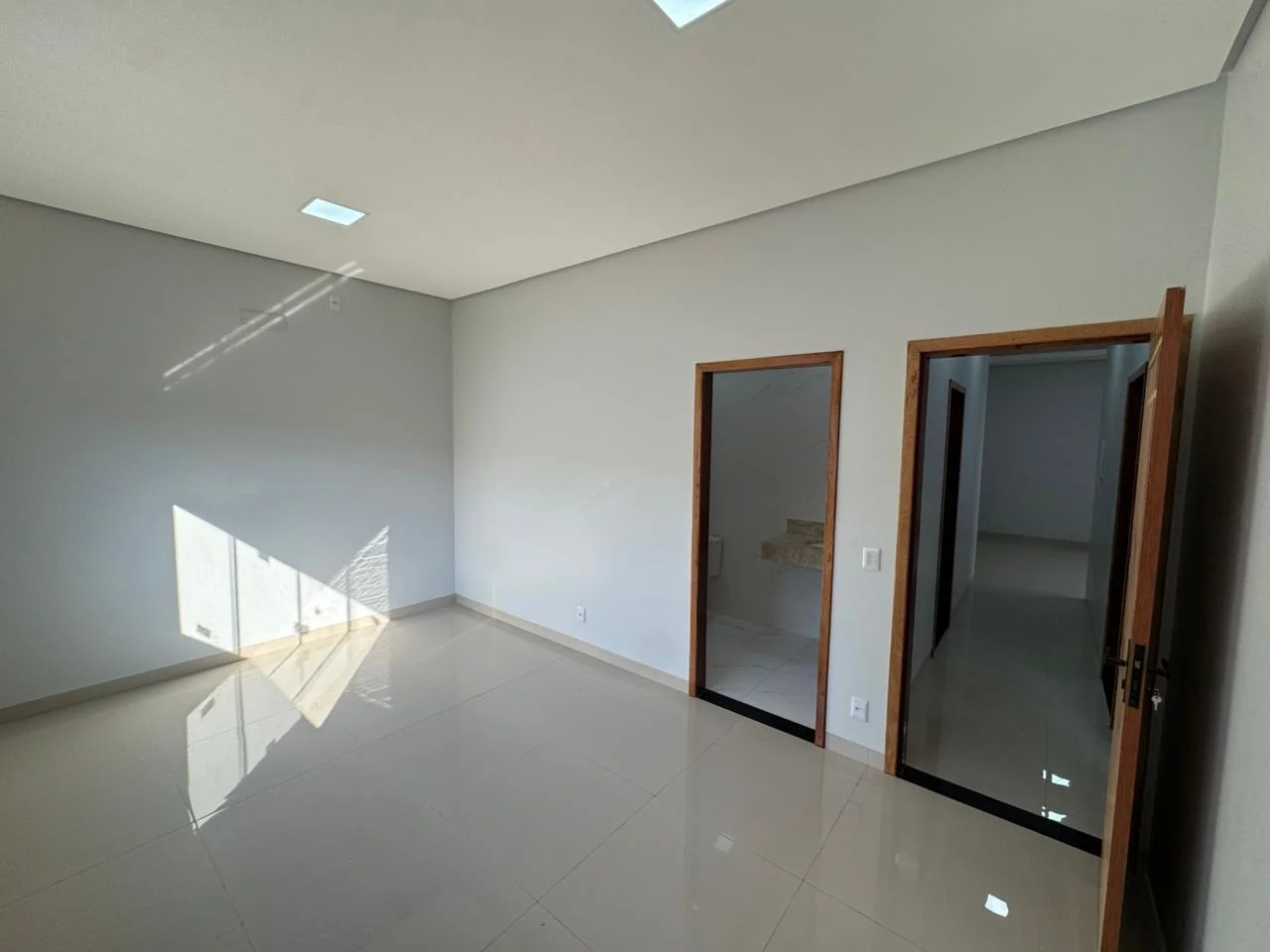 🏡 Casa Moderna e Ampla: Conforto, Espaço e Potencial para Grandes Investimentos! Porto Nacional — Miniatura 11