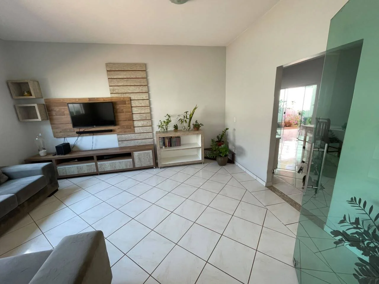 Excelente Casa no Setor Aeroporto, Porto Nacional-TO – Terreno Amplo de 600m² — Miniatura 7