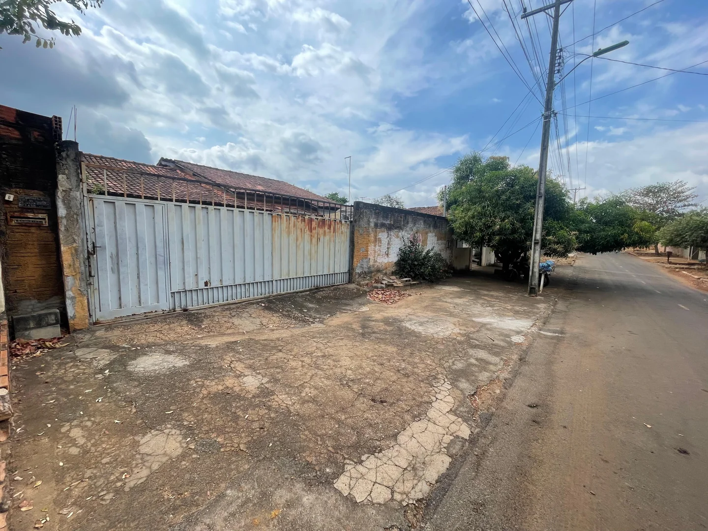 Casa Ampla de 450m² no Bairro Jardim Querido, Porto Nacional-TO – Localização Privilegiada — Miniatura 2
