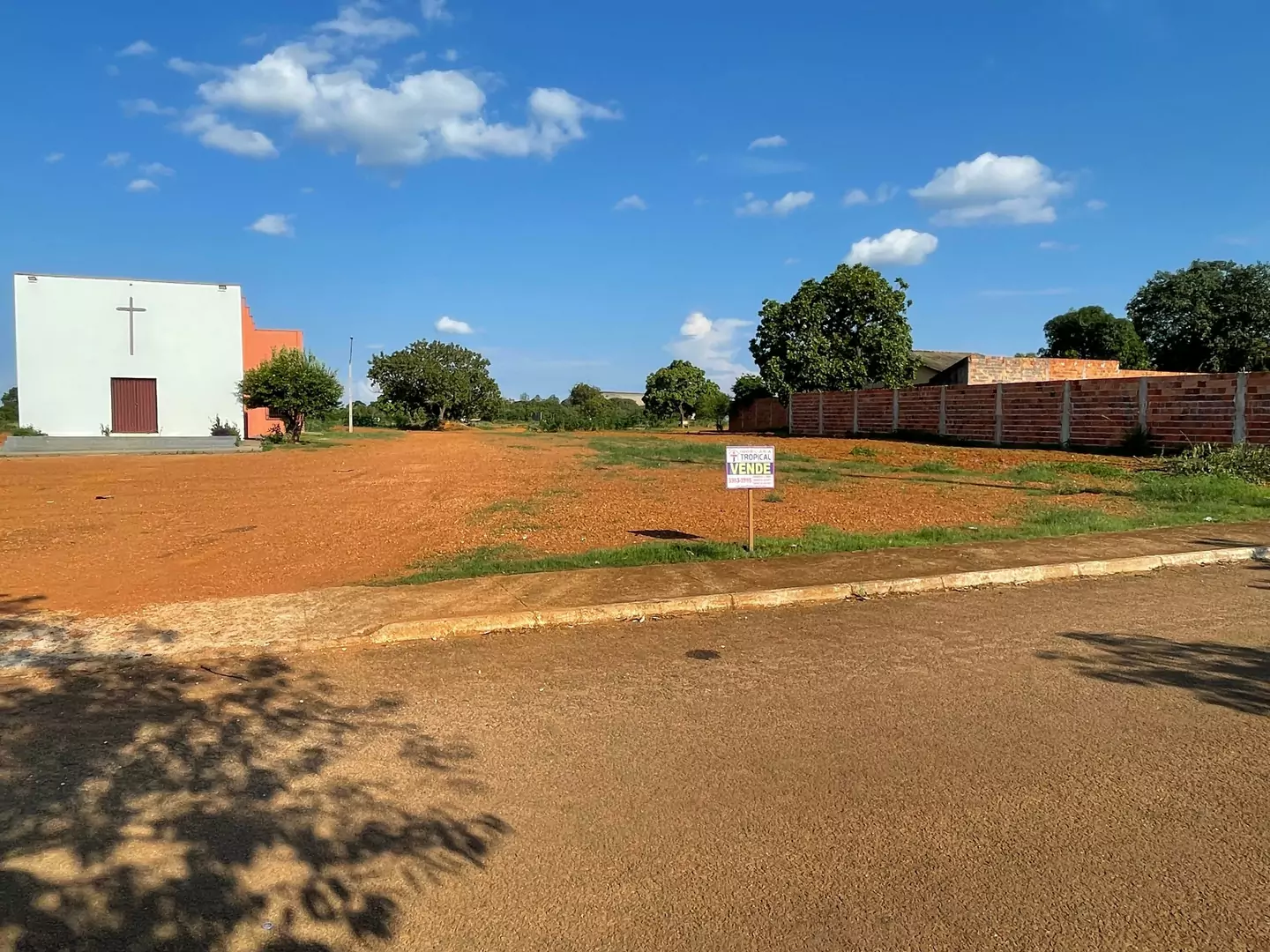 Vendo Lote COMERCIAL, bem localizado em frente a uma pista dupla. — Miniatura 4