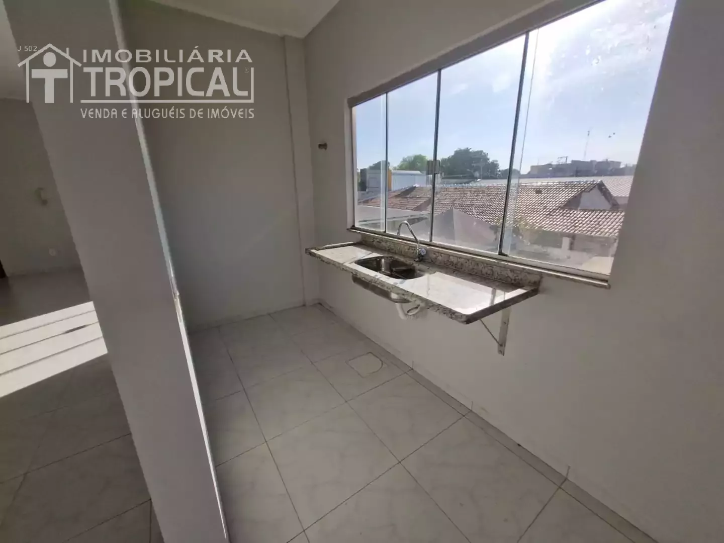 Aluga-se ponto comercial na praça do centenário no centro de Porto Nacional-To — Miniatura 7