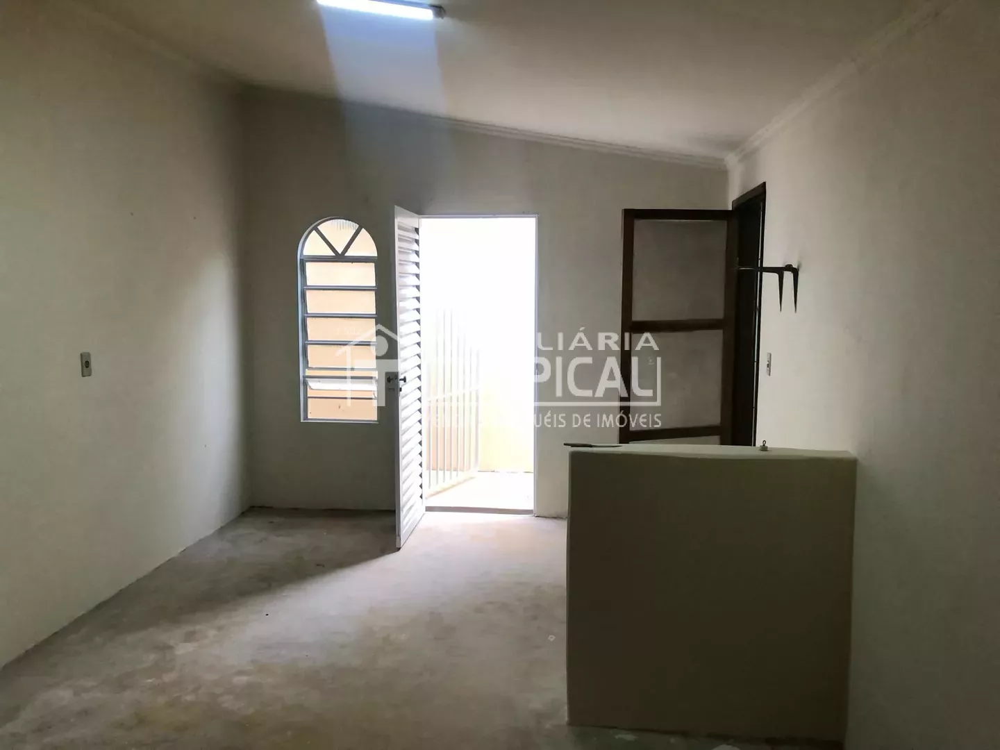Casa à Venda na Pracinha das Mães, Bairro Centro, Bem Localizado em Porto Nacional-TO — Miniatura 27