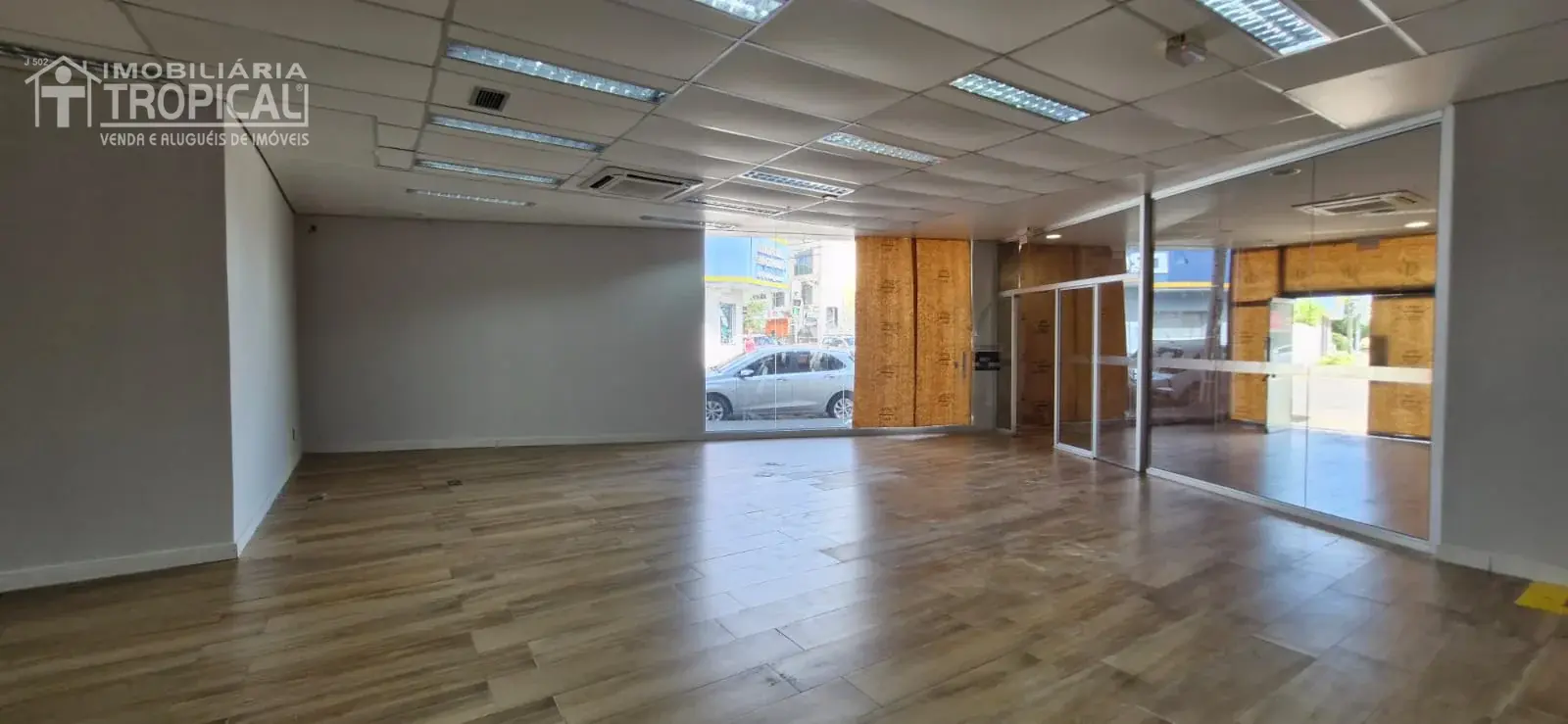 Aluga-se Sala comercial no centro de Porto Nacional-To — Miniatura 8