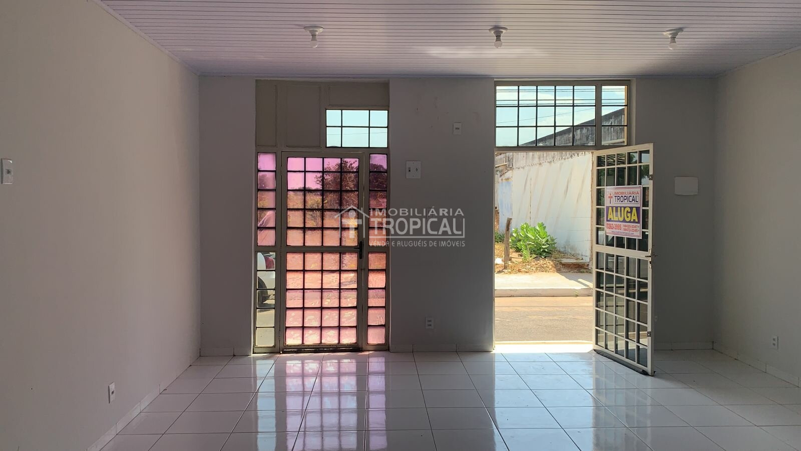 Aluga-se sala comercial no centro da cidade de Porto Nacional-To. — Miniatura 7