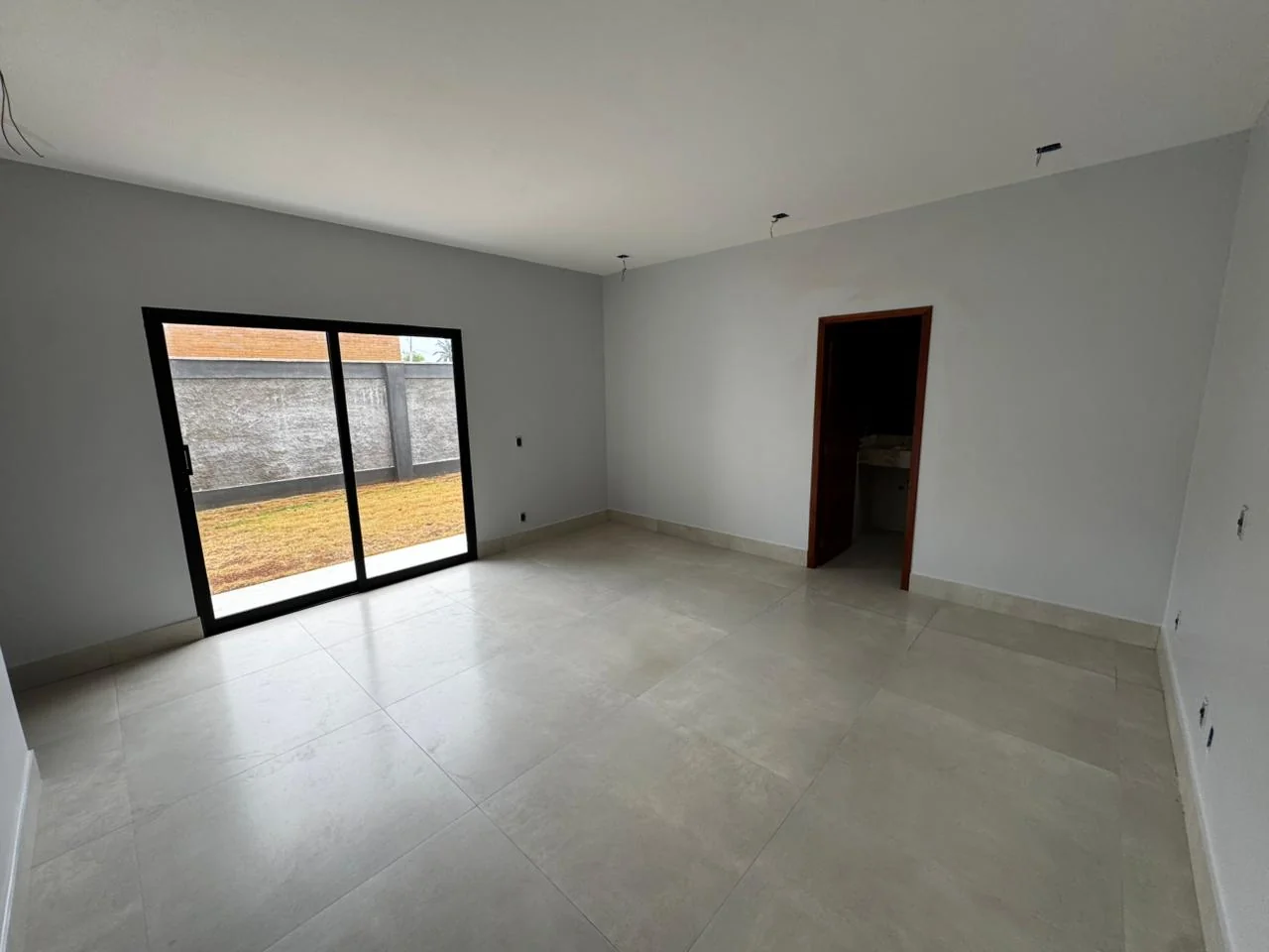 Vendo casa de alto Padrao, Localizada no setor das Mansoes em Porto Nacional-TO — Miniatura 9