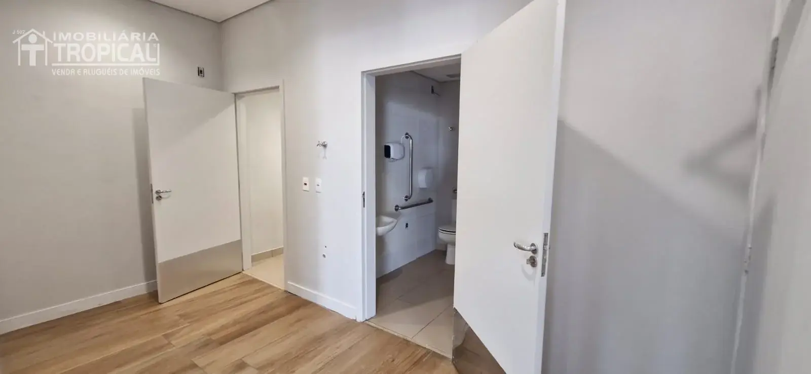 Aluga-se Sala comercial no centro de Porto Nacional-To — Miniatura 10