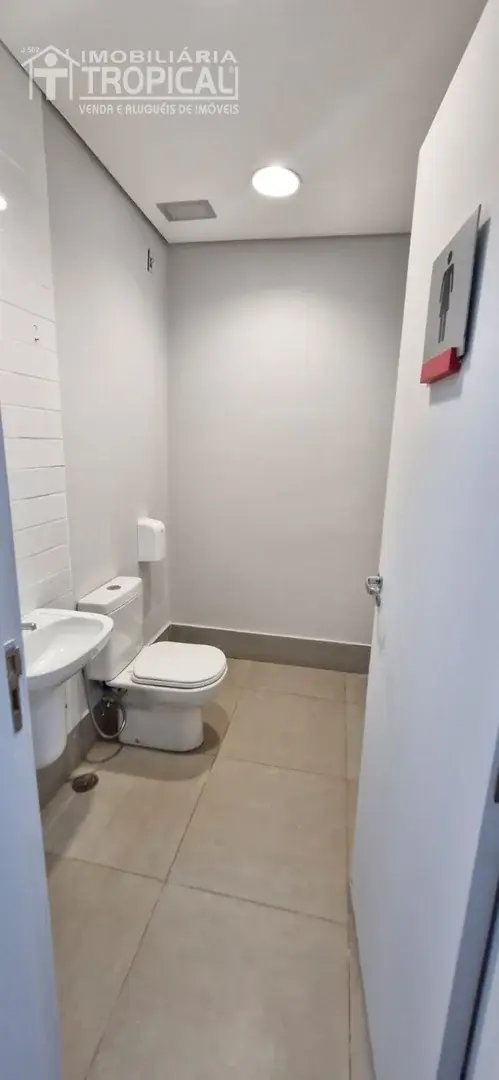 Aluga-se Sala comercial no centro de Porto Nacional-To — Miniatura 18