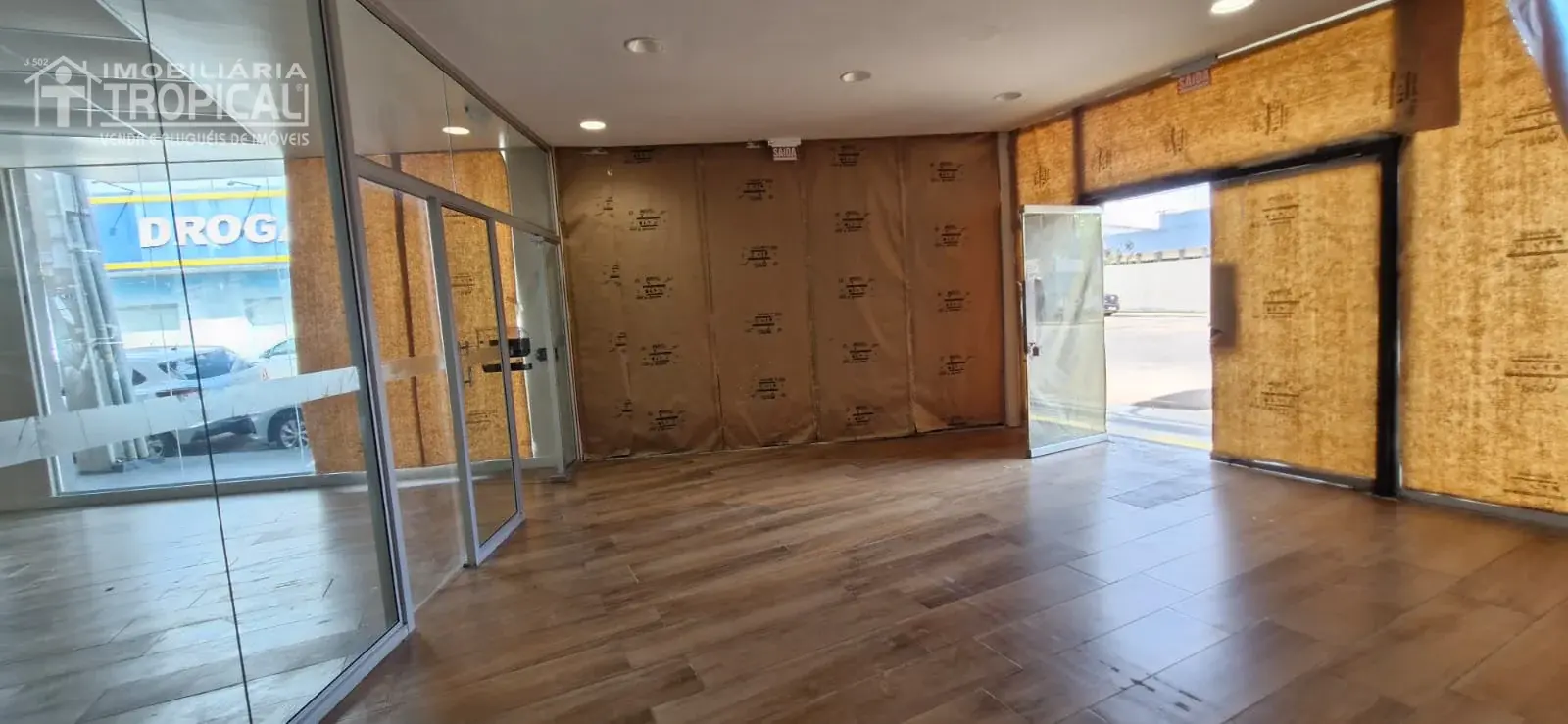 Aluga-se Sala comercial no centro de Porto Nacional-To — Miniatura 5