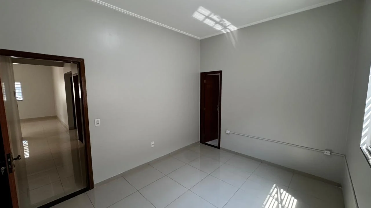 Vendo casa de Alto padrao localizado no setor jardim America em Porto Nacional-TO. — Miniatura 11