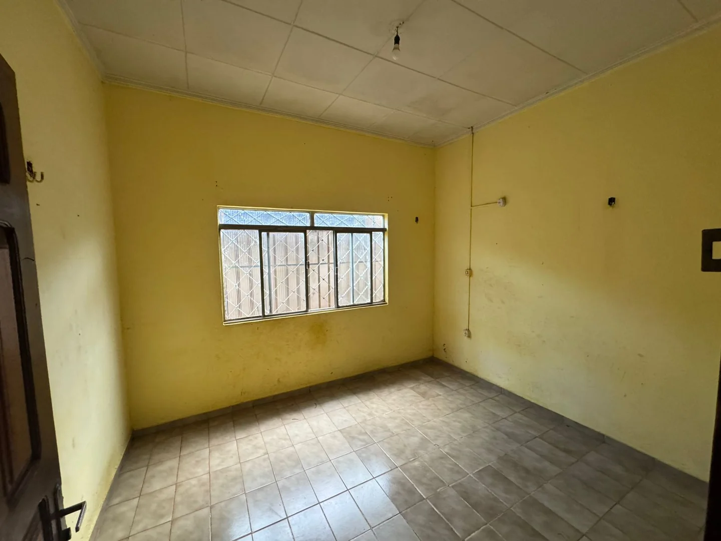Vendo casa bem localizada no setor Umuarama em Porto Nacional-TO. — Miniatura 8