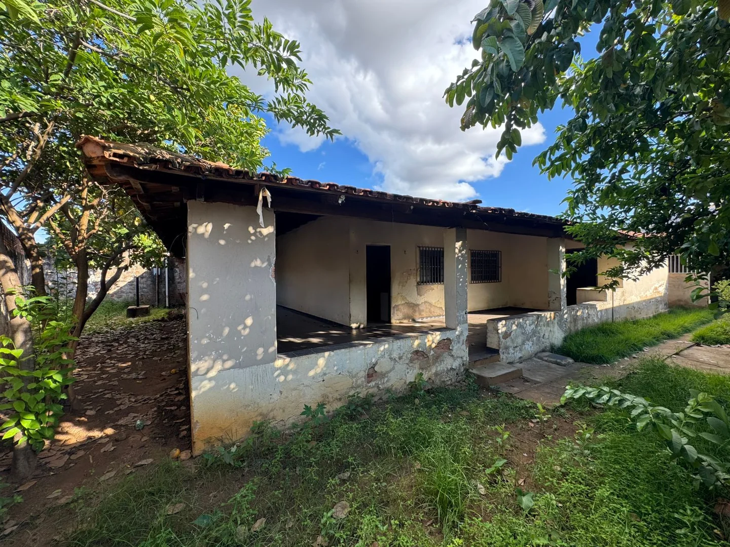 Vendo casa bem localizada no setor Umuarama em Porto Nacional-TO. — Miniatura 4