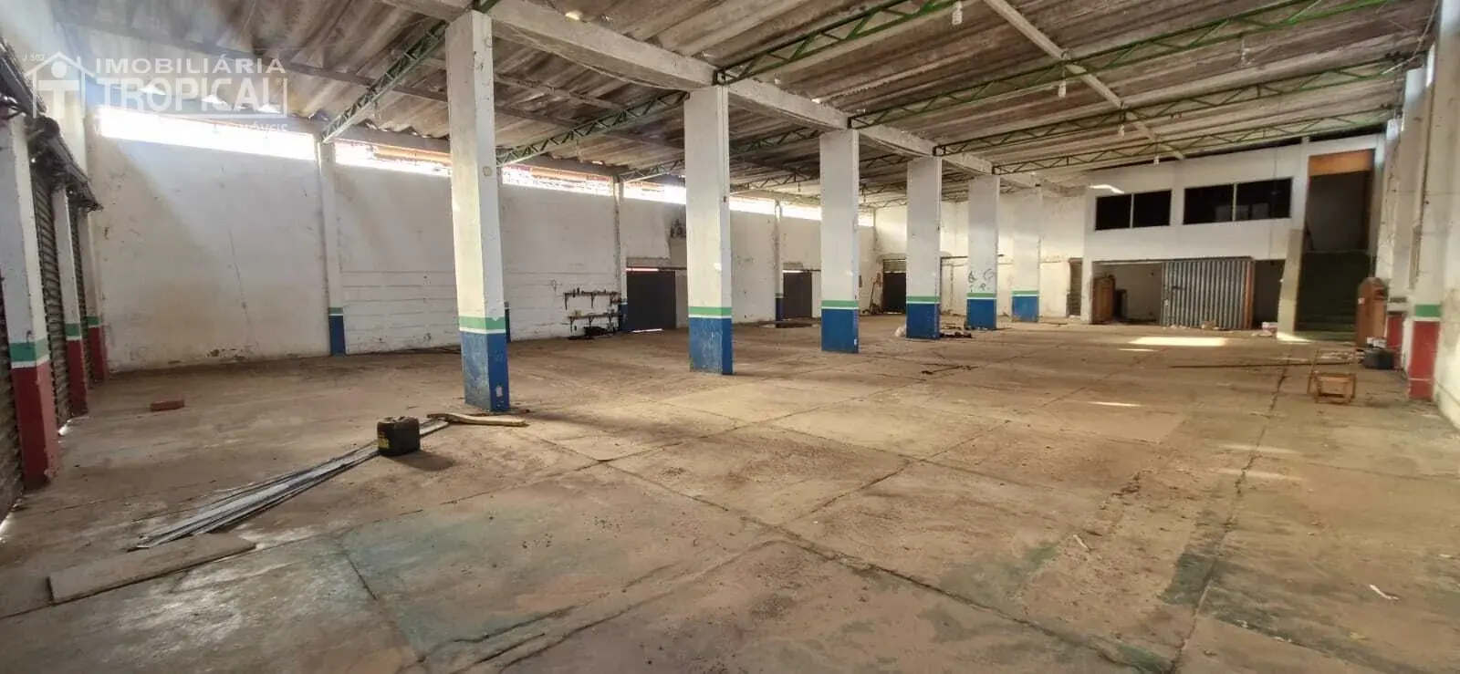 Aluga-se galpão bem localizado no centro de Porto Nacional — Miniatura 4