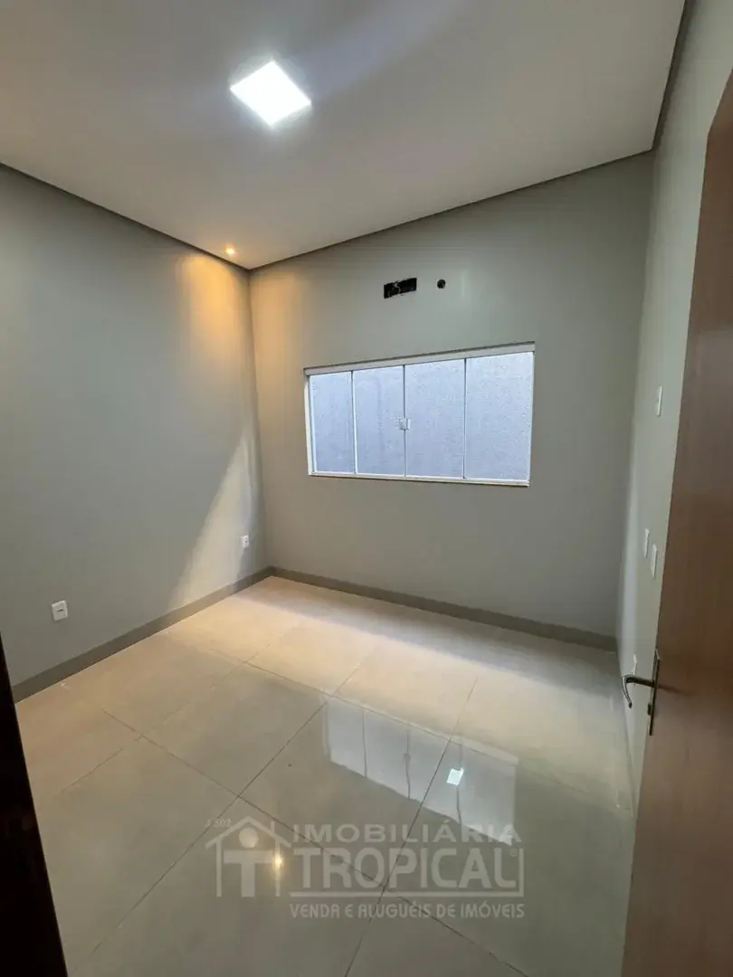 Vende-se casa com energia solar no setor Jd. América em Porto Nacional-To. — Miniatura 10