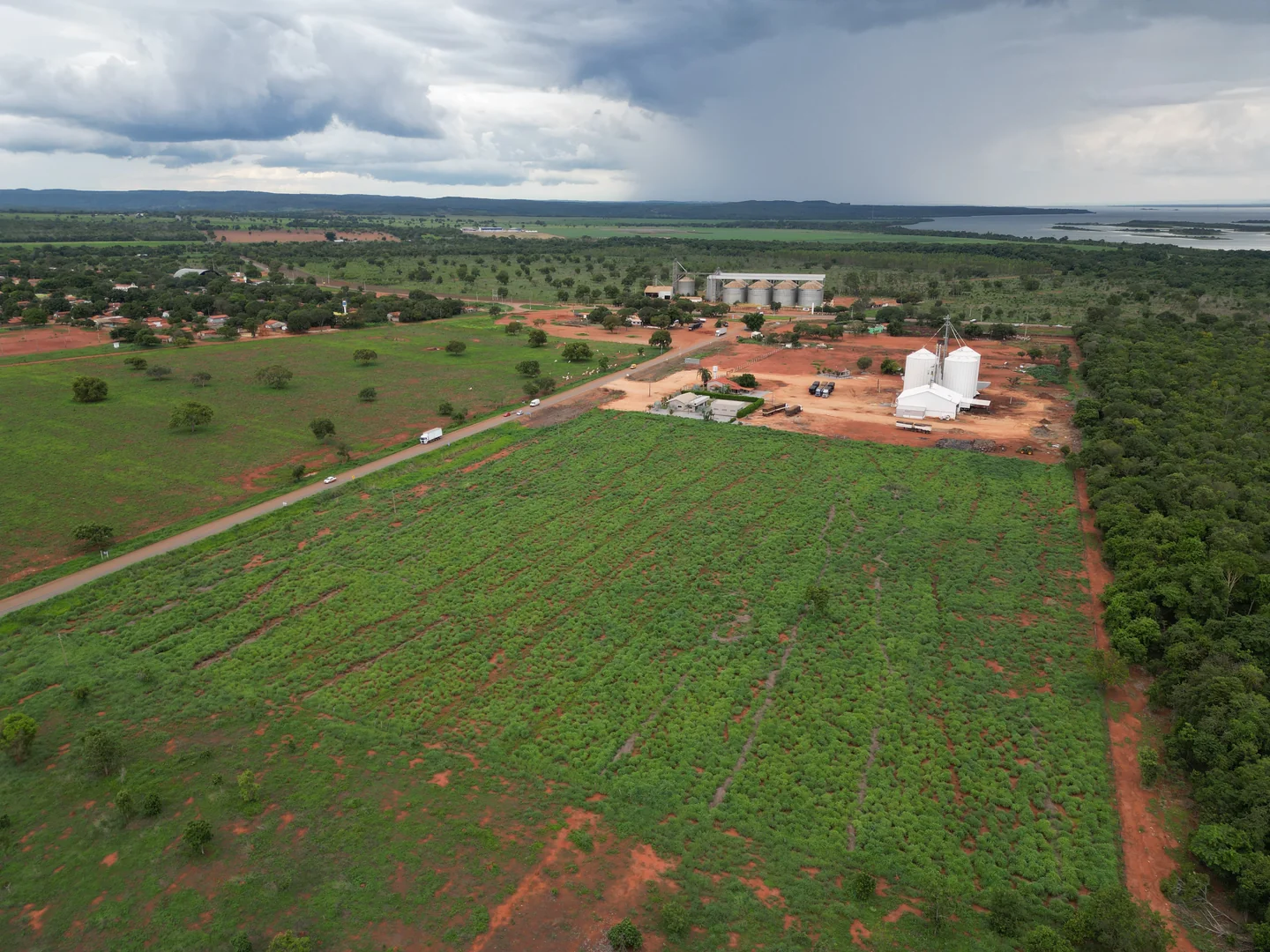 Vendo  Aréa para Silo de 10.84.80 Hectares nas Margem da TO-070 em Pinheiropolis-TO — Miniatura 2