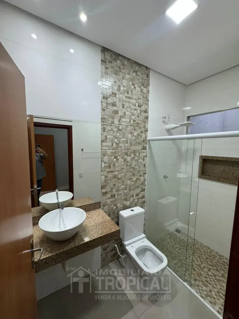 Vende-se casa com energia solar no setor Jd. América em Porto Nacional-To. — Miniatura 9