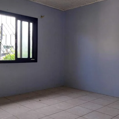 Vende-se Casa