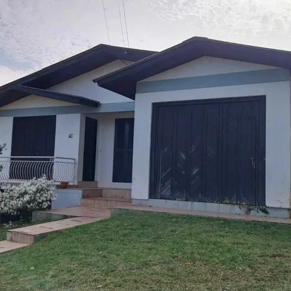 Vende-se Casa