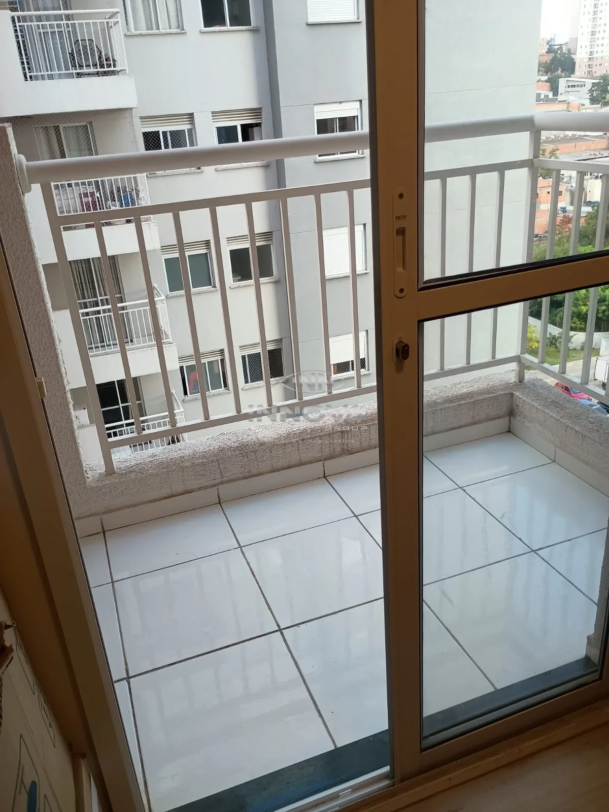 Apartamento para venda, 45m², 2 dormitórios, sacada, vaga e lazer, no Jd Santa Tereza, Carapicuiba — Miniatura 2