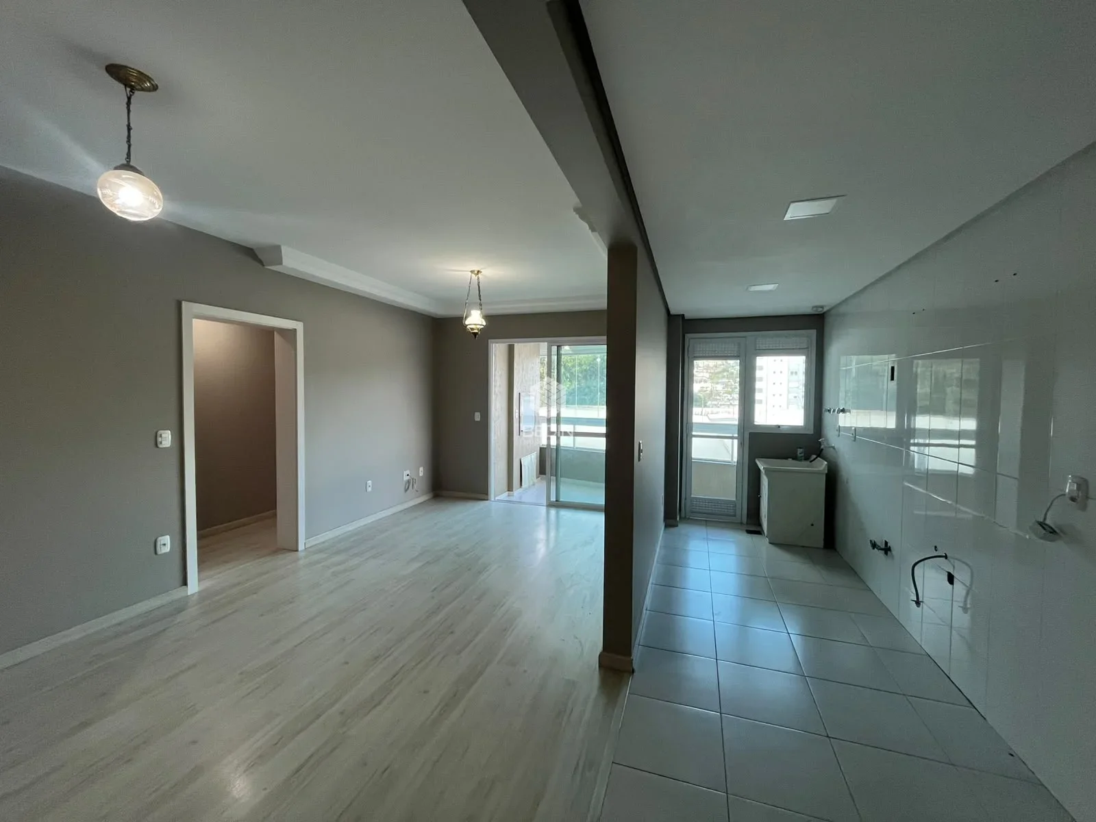 Apartamento 3 dormitórios à venda no Centro da cidade de Serafina Corrêa - RS — Miniatura 3