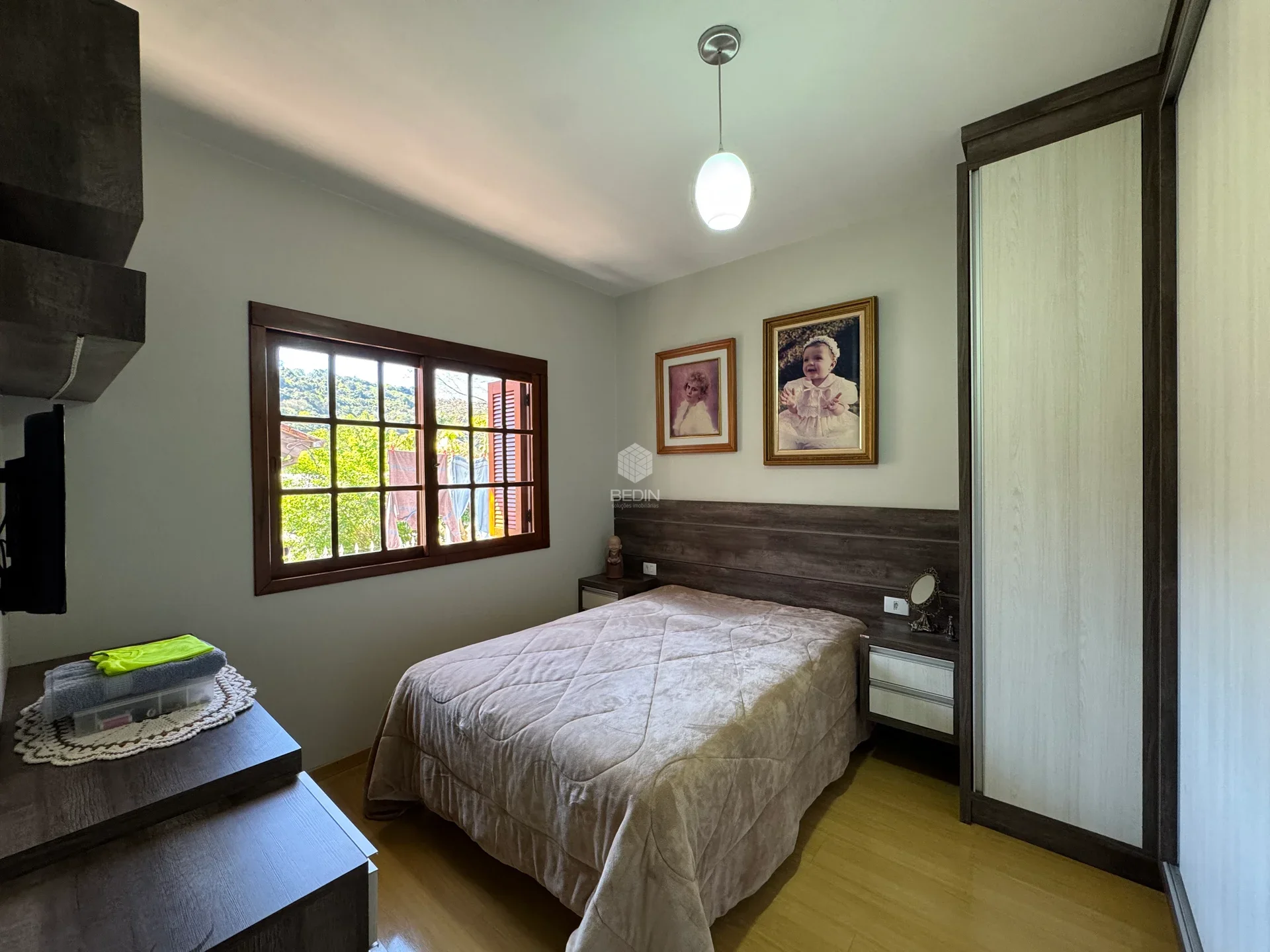 Casa de Esquina 4 Dormitórios à Venda — Miniatura 42