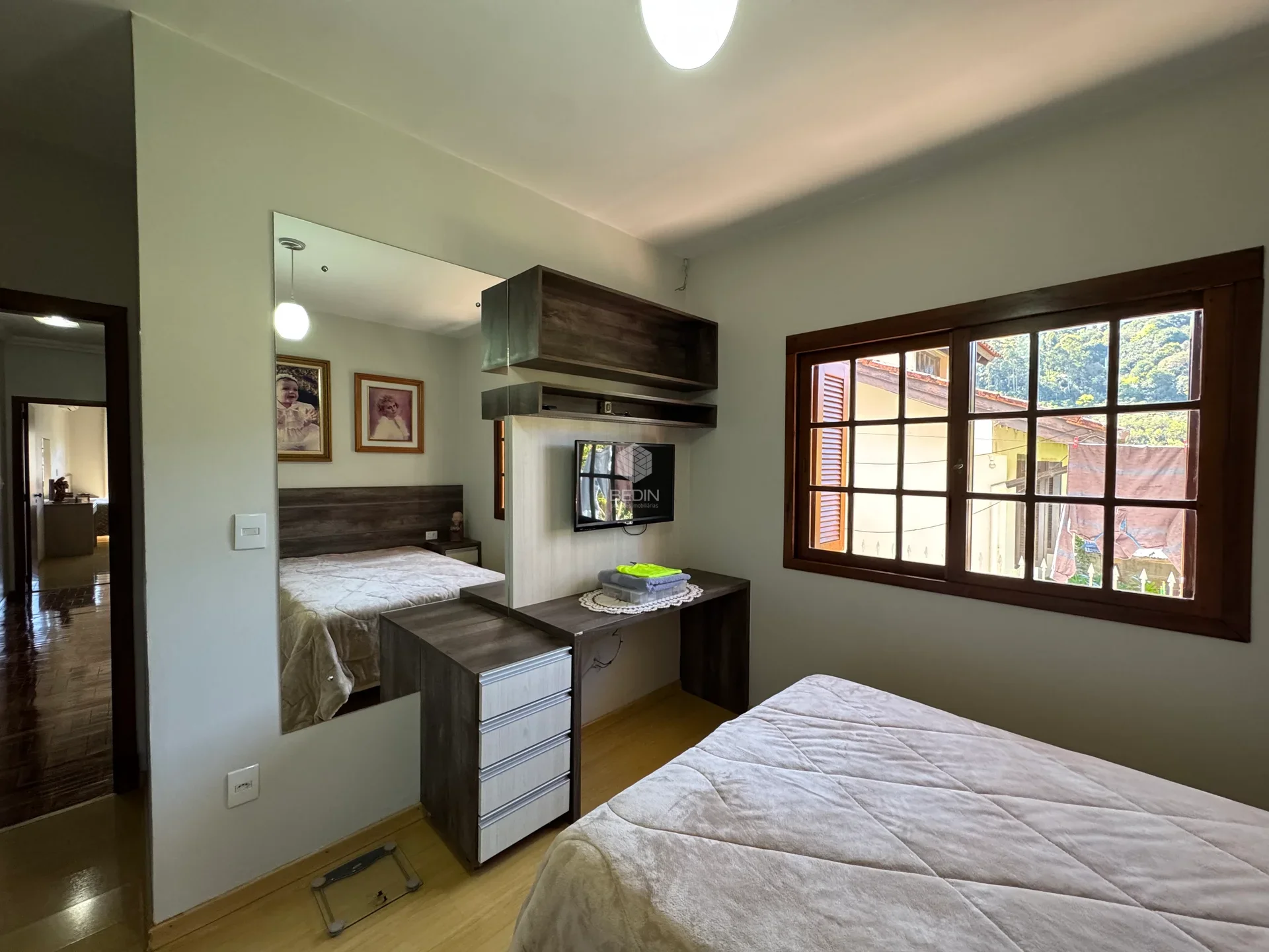 Casa de Esquina 4 Dormitórios à Venda — Miniatura 41