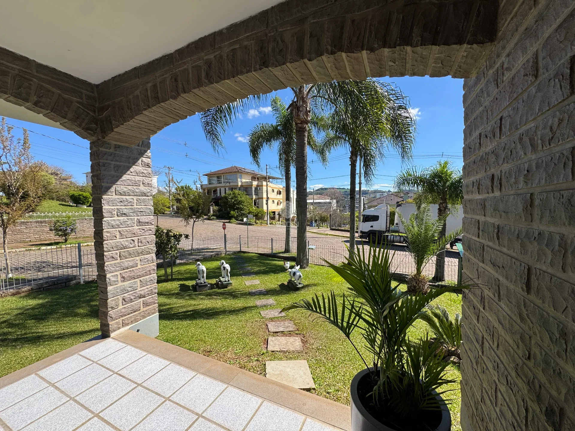 Casa de Esquina 4 Dormitórios à Venda — Miniatura 27