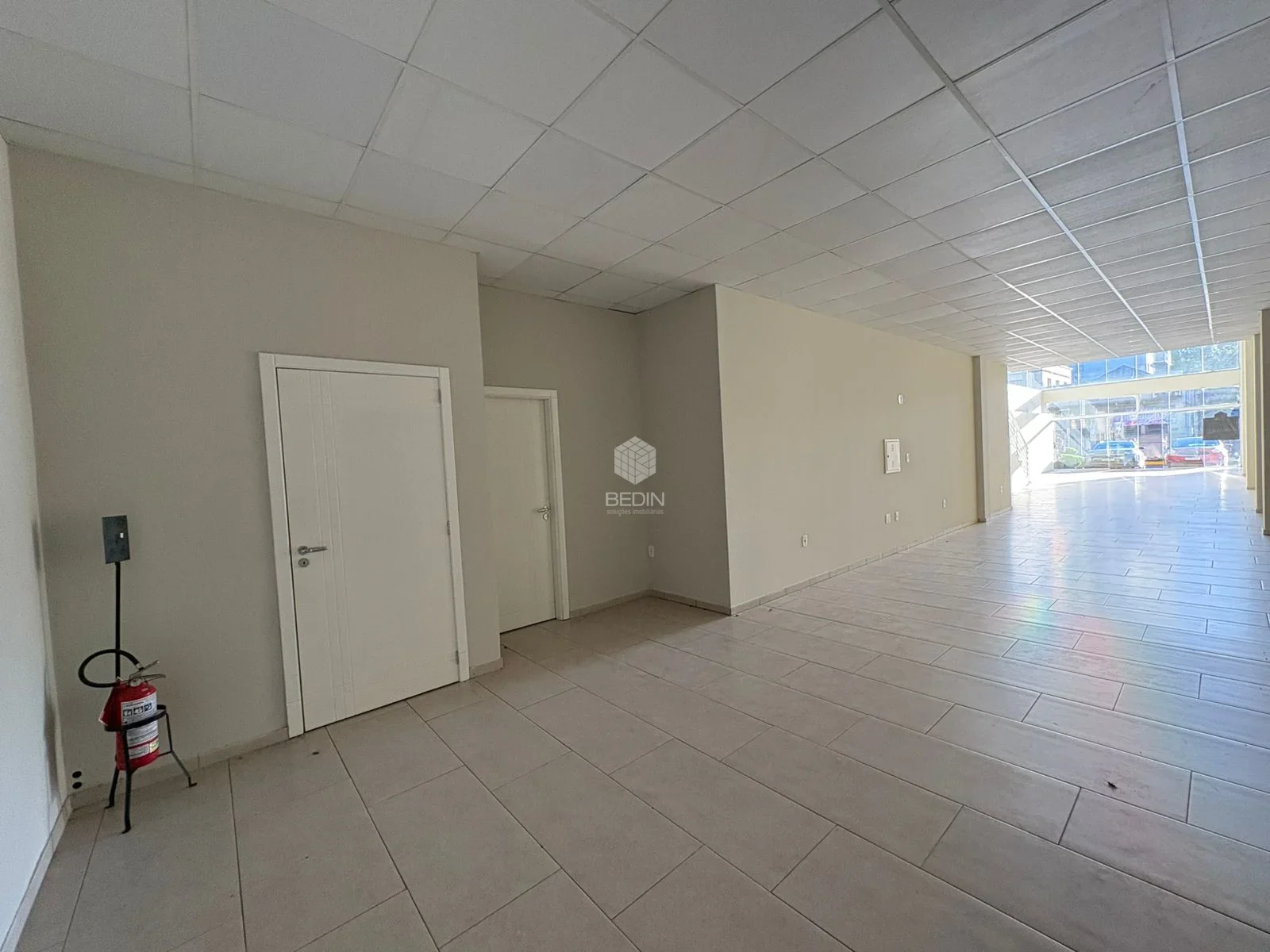 Sala comercial no centro de Serafina Corrêa — Miniatura 4