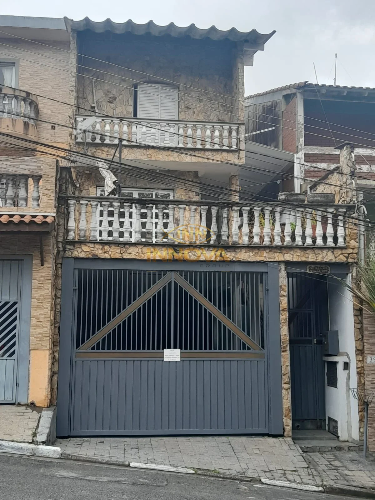 Casa à venda com 220m², 3 dormitórios, suíte e 5 vagas, no Jd Adalgisa, Osasco/SP