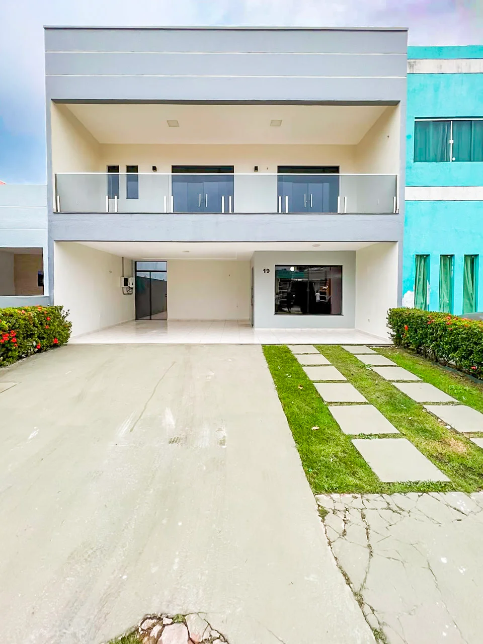 LUMIAR ALUGA I COND JARDIM ESPANHA I 250m², 4 quartos, 1 suíte, 2 pavimentos I Tapanã/PA