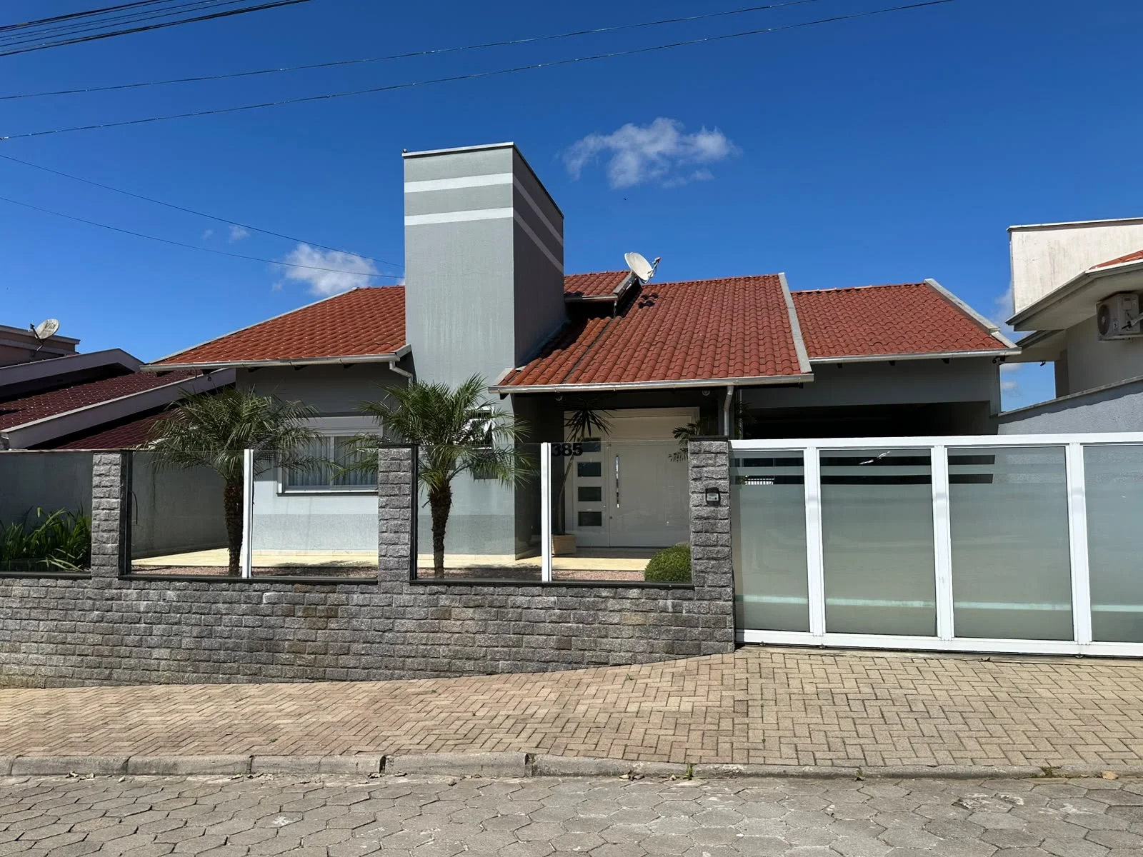 Casa à Venda Livre de Enchente