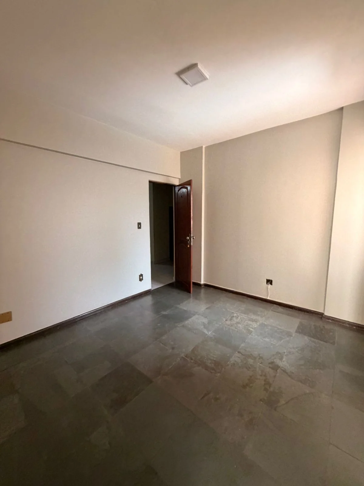 LUMIAR VENDE OU ALUGA | ED CLÁUDIO CHAVES | R$280.000 — Miniatura 2