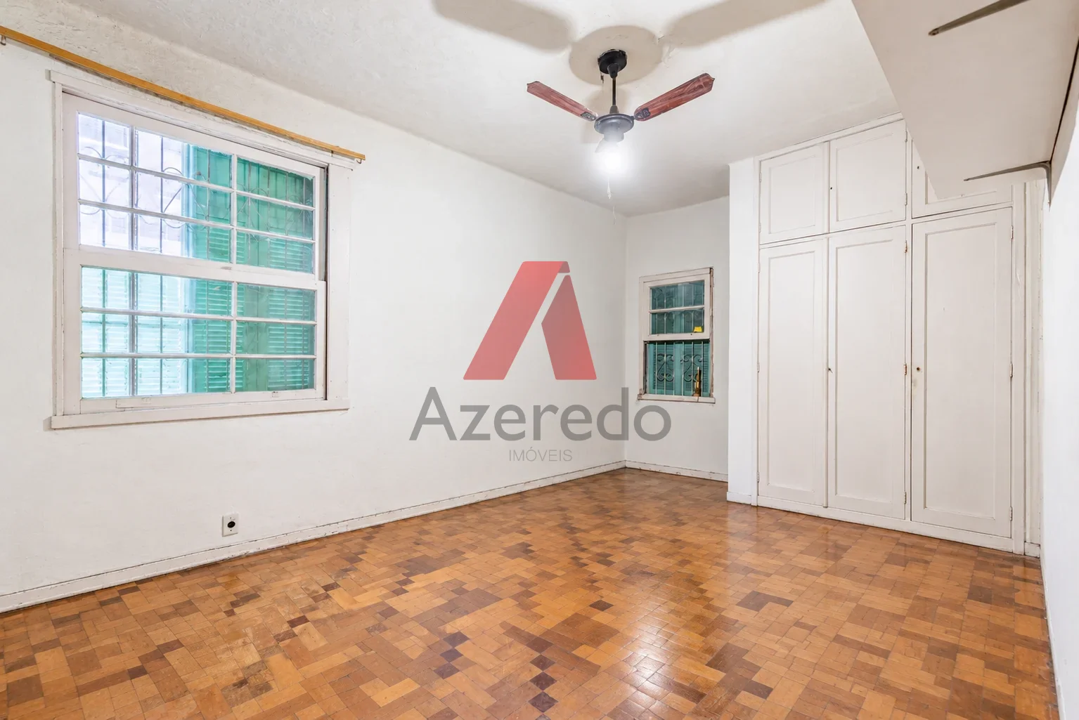 Casa 4 Dormitórios à Venda em Petrópolis, POA — Miniatura 35